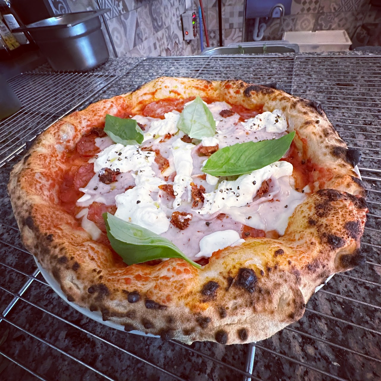 Neapolská pizza z pece na drevo